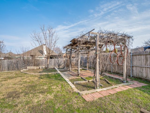 305 Sheridan Road, Oak Point, TX 75068
