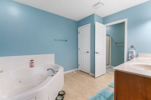 9500 W Thurston Court, Yorktown, IN 47396