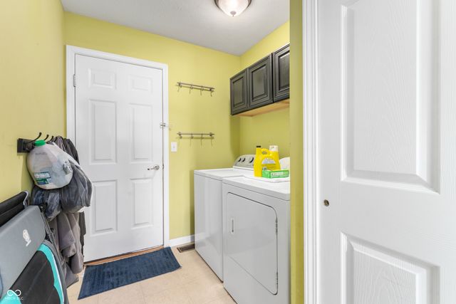 9500 W Thurston Court, Yorktown, IN 47396