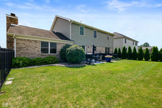 9500 W Thurston Court, Yorktown, IN 47396