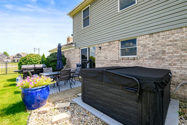 9500 W Thurston Court, Yorktown, IN 47396