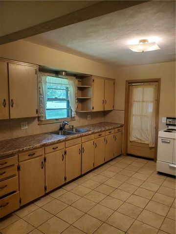 304 Swan Street, Lacygne, KS 66040