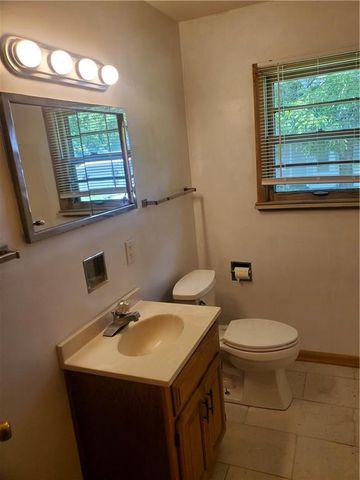 304 Swan Street, Lacygne, KS 66040