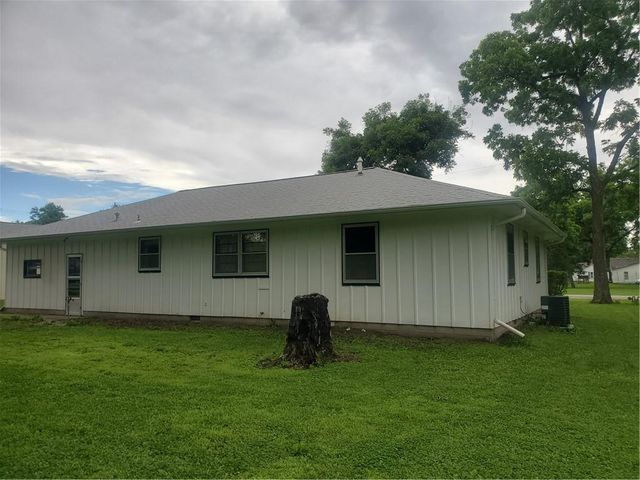 304 Swan Street, Lacygne, KS 66040