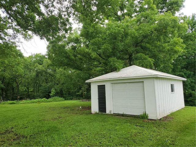 304 Swan Street, Lacygne, KS 66040