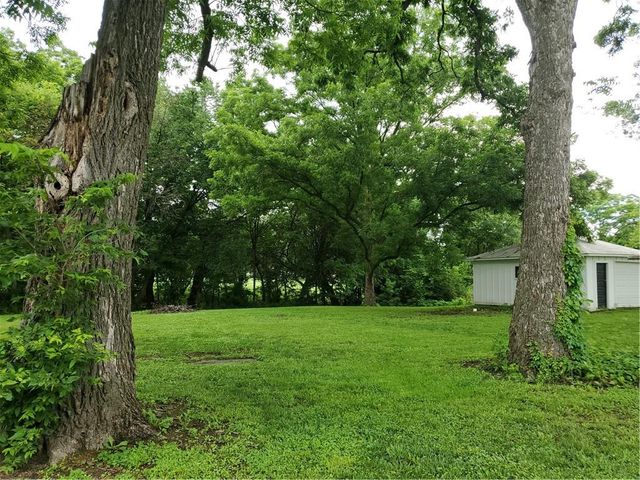 304 Swan Street, Lacygne, KS 66040