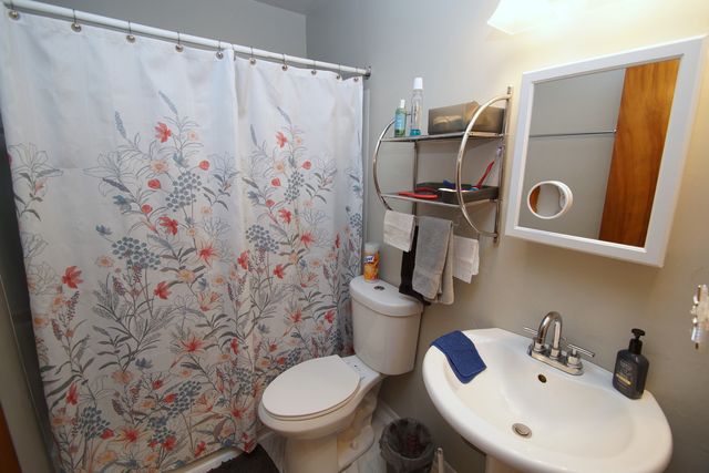 2729 Bellevue Avenue, Bettendorf, IA 52722