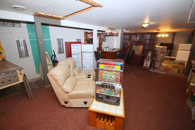 2729 Bellevue Avenue, Bettendorf, IA 52722