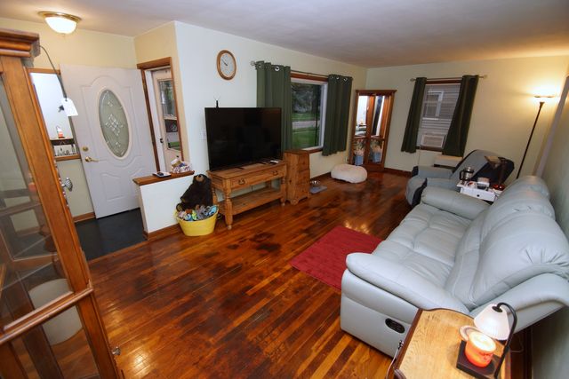 2729 Bellevue Avenue, Bettendorf, IA 52722