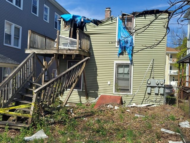 63 Charlotte St, Worcester, MA 01610