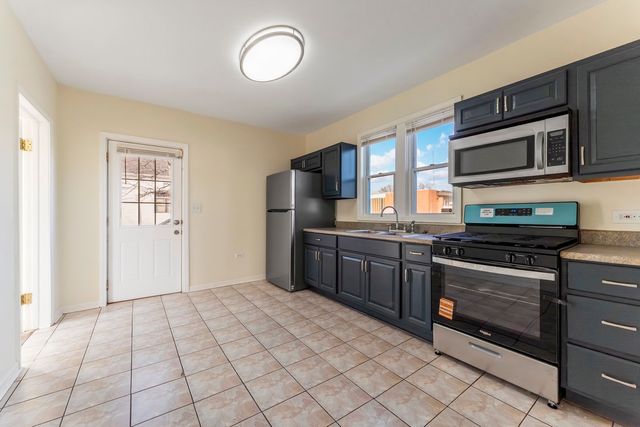 644 S MCALISTER Avenue, Waukegan, IL 60085