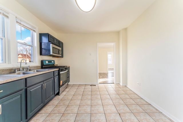 644 S MCALISTER Avenue, Waukegan, IL 60085