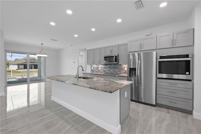 1238 SW 18th AVE, Cape Coral, FL 33991