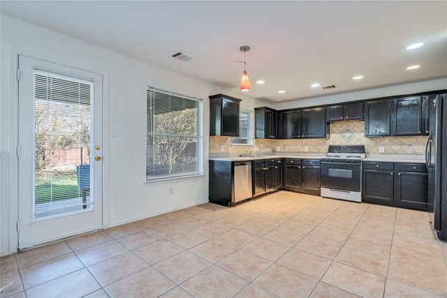 1032 Doras DR, Pflugerville, TX 78660