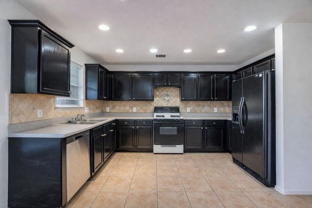 1032 Doras DR, Pflugerville, TX 78660