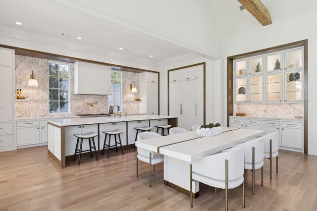 9143 Bluff Hollow Court, Dallas, TX 75220