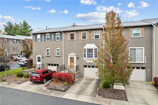 1613 Harewood Square, Mccandless, PA 15090