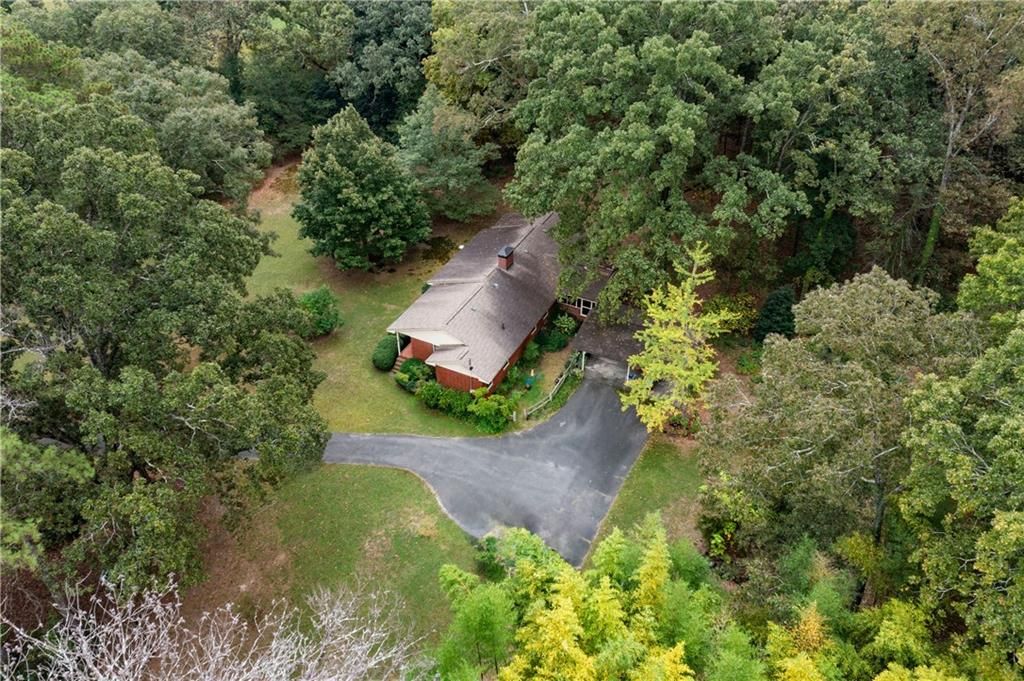 Image 14 of property listing at 79 Floyd Road SW, Cartersville, GA 30120