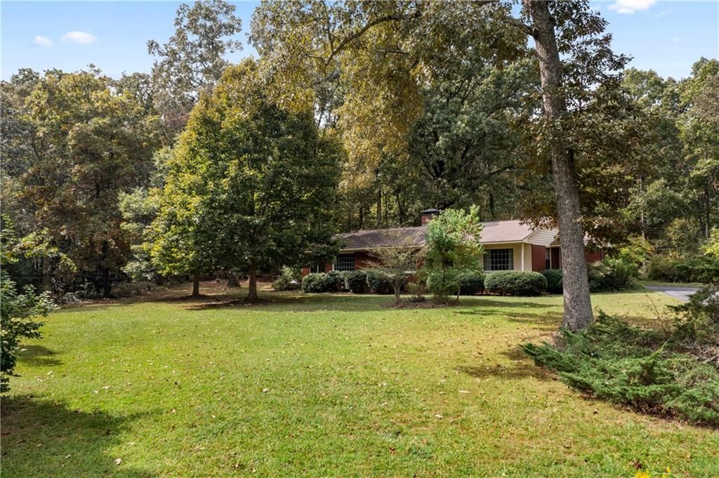 Image 16 of property listing at 79 Floyd Road SW, Cartersville, GA 30120