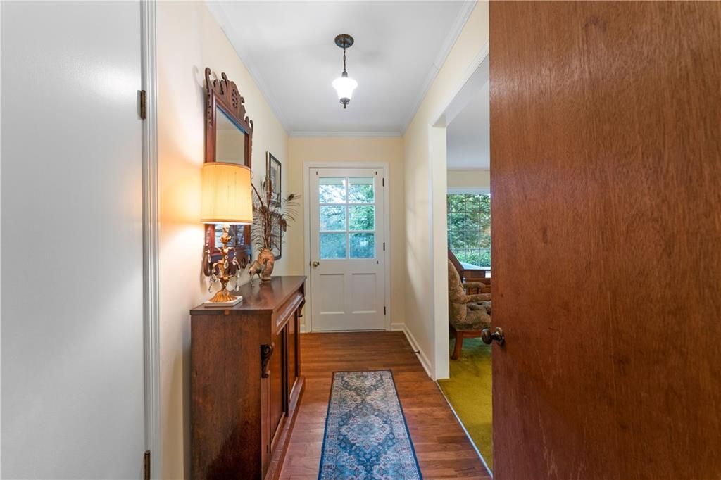 Image 19 of property listing at 79 Floyd Road SW, Cartersville, GA 30120