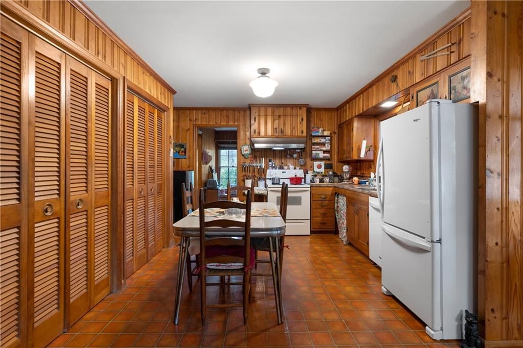 Image 25 of property listing at 79 Floyd Road SW, Cartersville, GA 30120