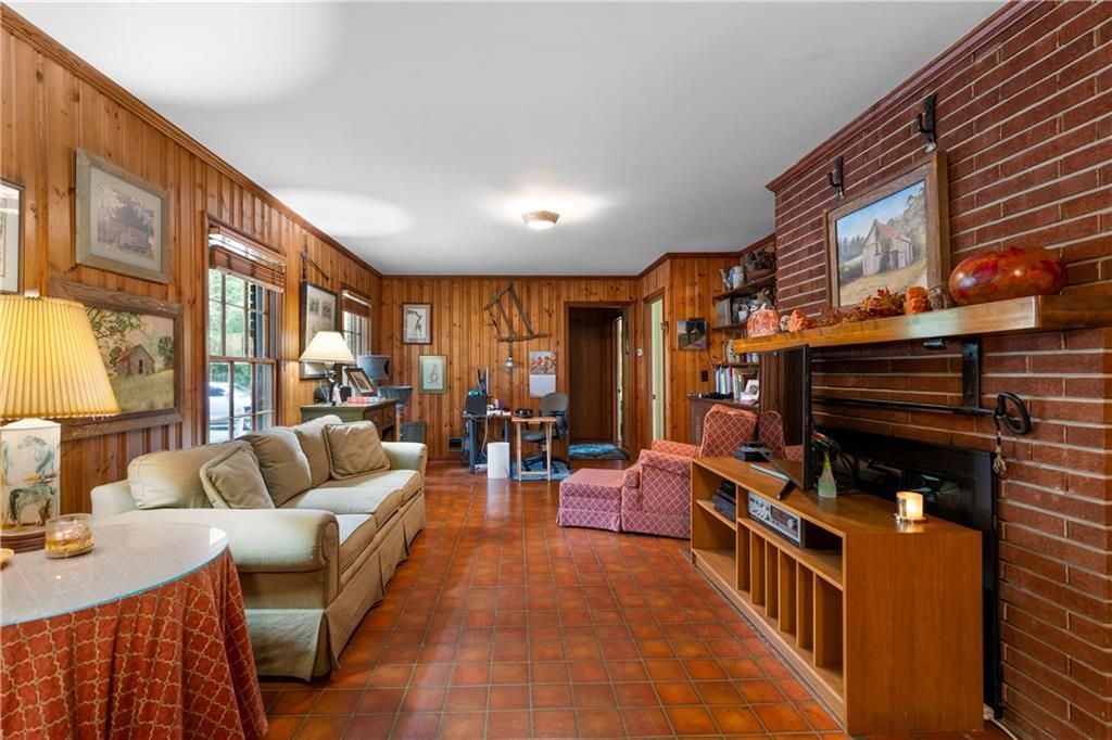Image 29 of property listing at 79 Floyd Road SW, Cartersville, GA 30120