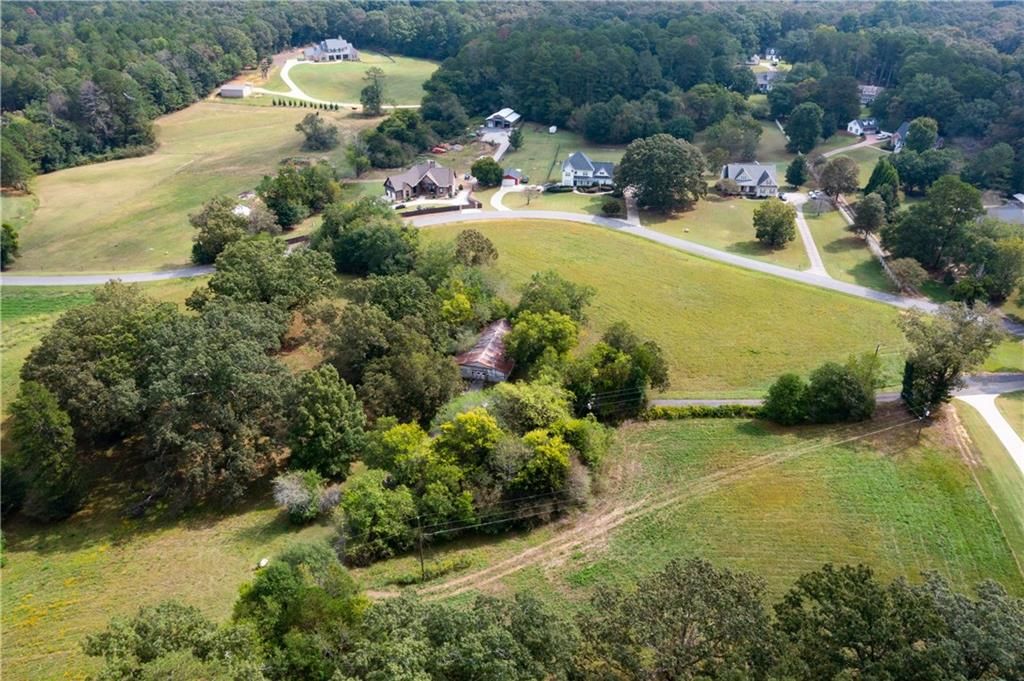 Image 4 of property listing at 79 Floyd Road SW, Cartersville, GA 30120