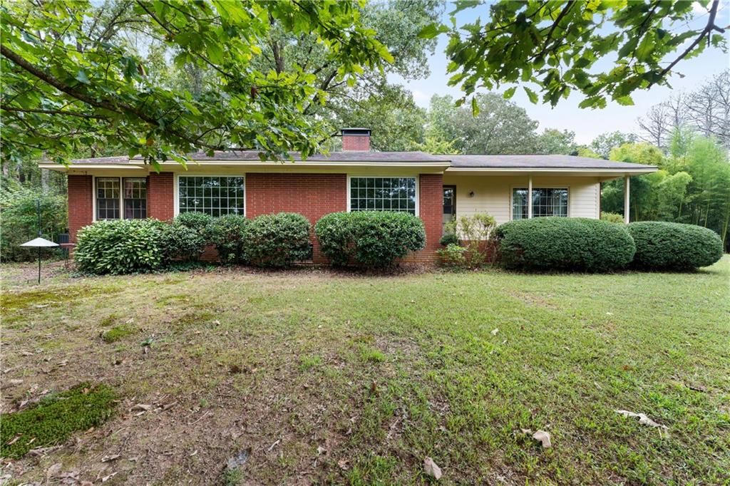 Image 7 of property listing at 79 Floyd Road SW, Cartersville, GA 30120