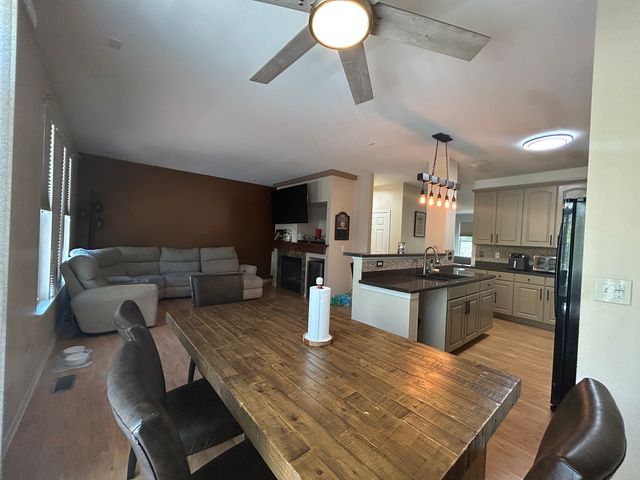5643 Cambridge Way, Hanover Park, IL 60133