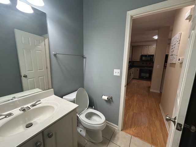 5643 Cambridge Way, Hanover Park, IL 60133