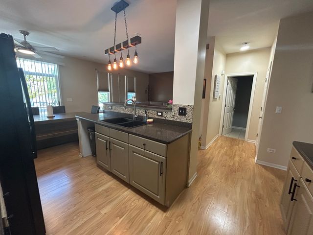 5643 Cambridge Way, Hanover Park, IL 60133