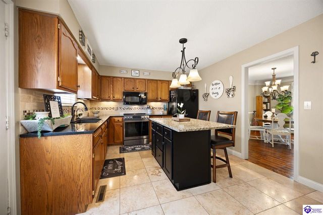 105 April Court, Elizabethtown, KY 42701