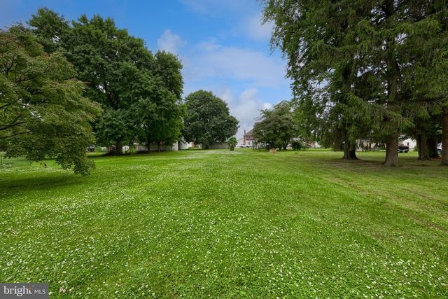 63 W WILLOW RD, Willow Street, PA 17584