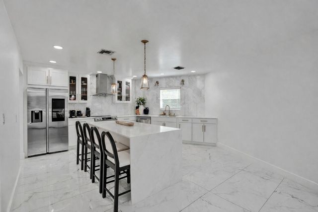 861 Mockingbird Lane, Plantation, FL 33324