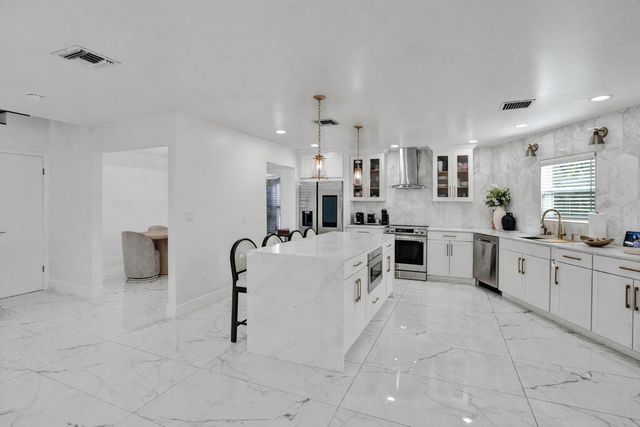 861 Mockingbird Lane, Plantation, FL 33324