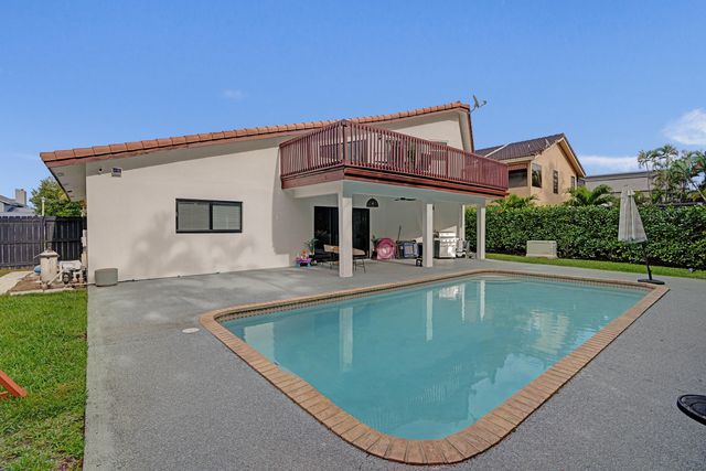 861 Mockingbird Lane, Plantation, FL 33324