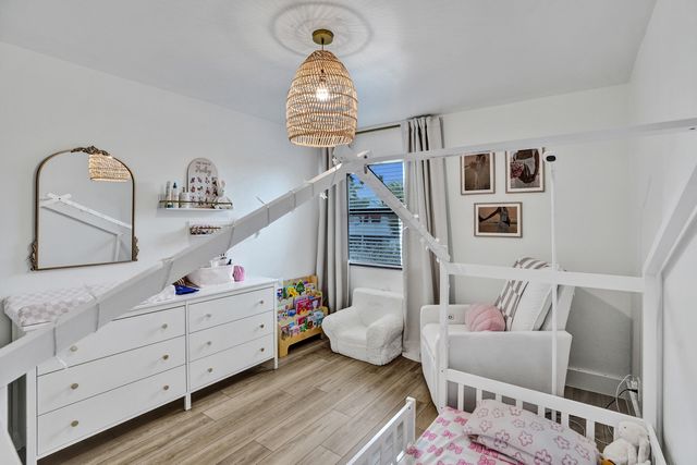 861 Mockingbird Lane, Plantation, FL 33324