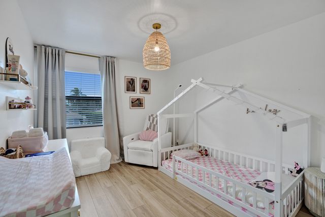 861 Mockingbird Lane, Plantation, FL 33324