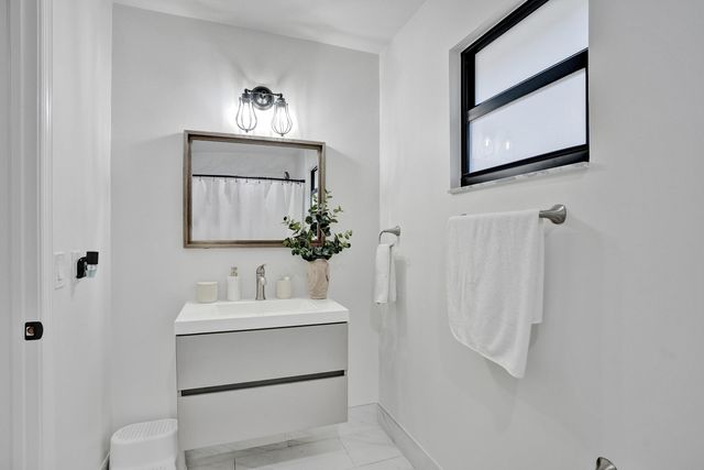 861 Mockingbird Lane, Plantation, FL 33324