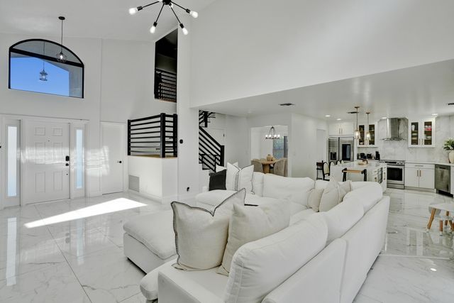 861 Mockingbird Lane, Plantation, FL 33324