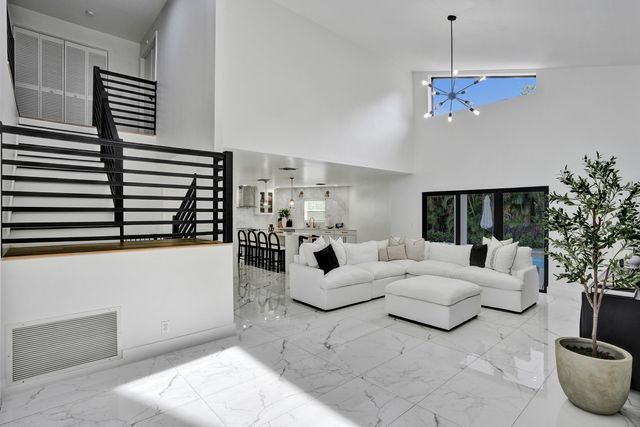 861 Mockingbird Lane, Plantation, FL 33324