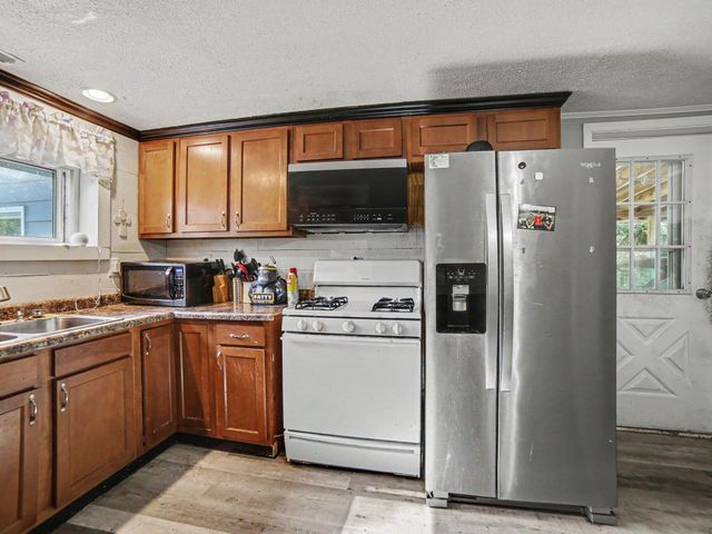 62 S Stewart Street, Muskegon, MI 49442