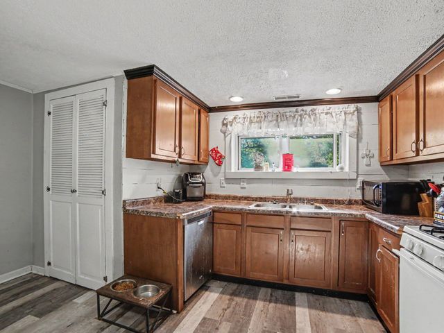 62 S Stewart Street, Muskegon, MI 49442