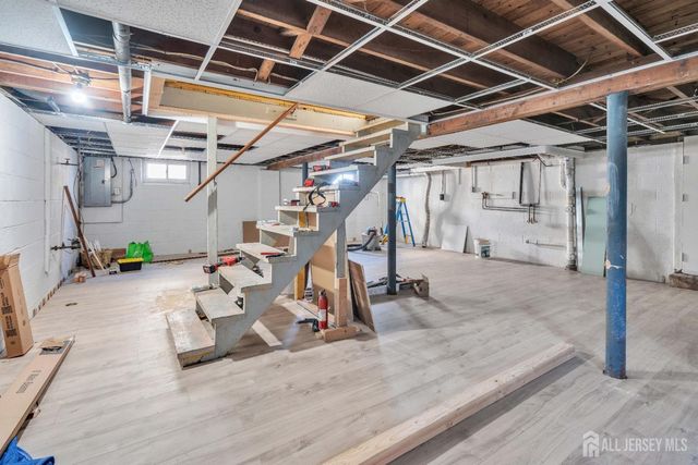 18 John Street, Carteret, NJ 07008