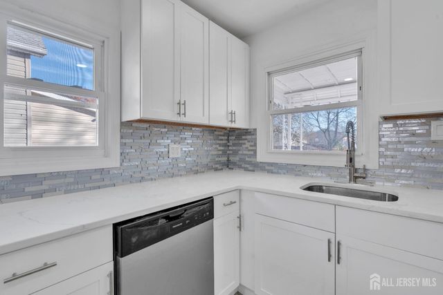 18 John Street, Carteret, NJ 07008