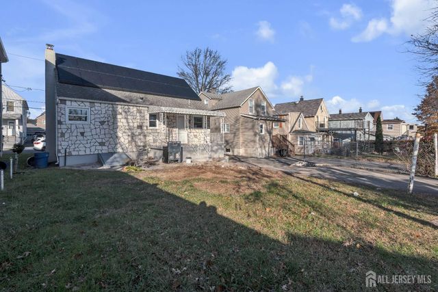 18 John Street, Carteret, NJ 07008