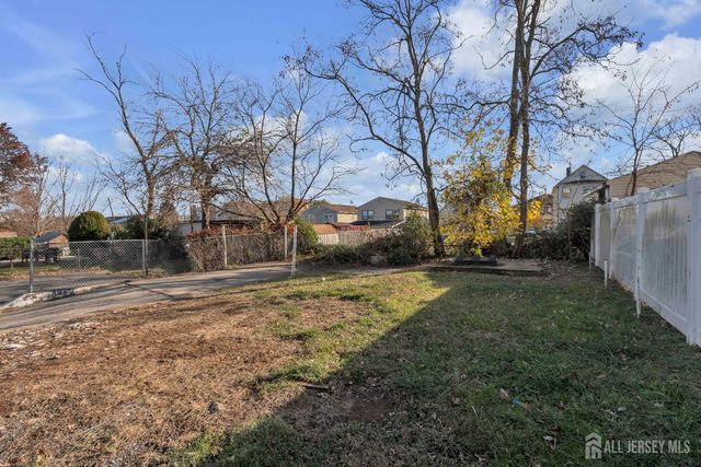 18 John Street, Carteret, NJ 07008