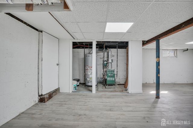 18 John Street, Carteret, NJ 07008