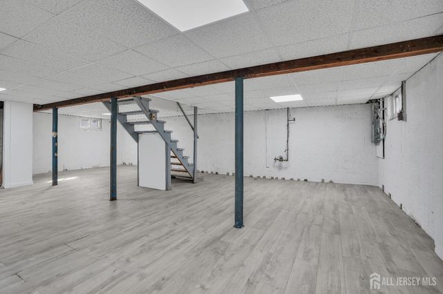 18 John Street, Carteret, NJ 07008