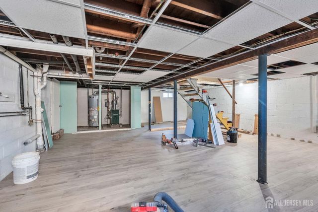 18 John Street, Carteret, NJ 07008